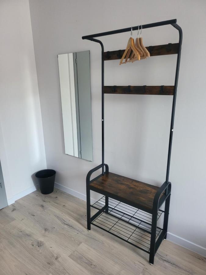 Rooms4rest Wiertnicza - Private For Tourists - Atr Consulting Sp, Z O,o, Hostal Varsovia