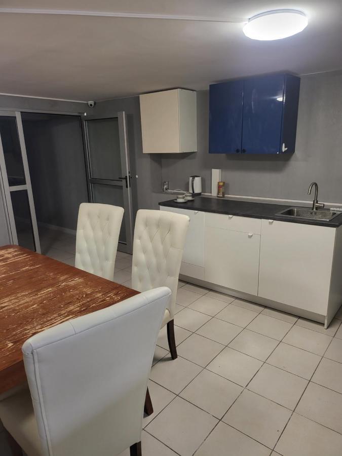 Hostal Rooms4rest Wiertnicza - Private For Tourists - Atr Consulting Sp, Z O,o,