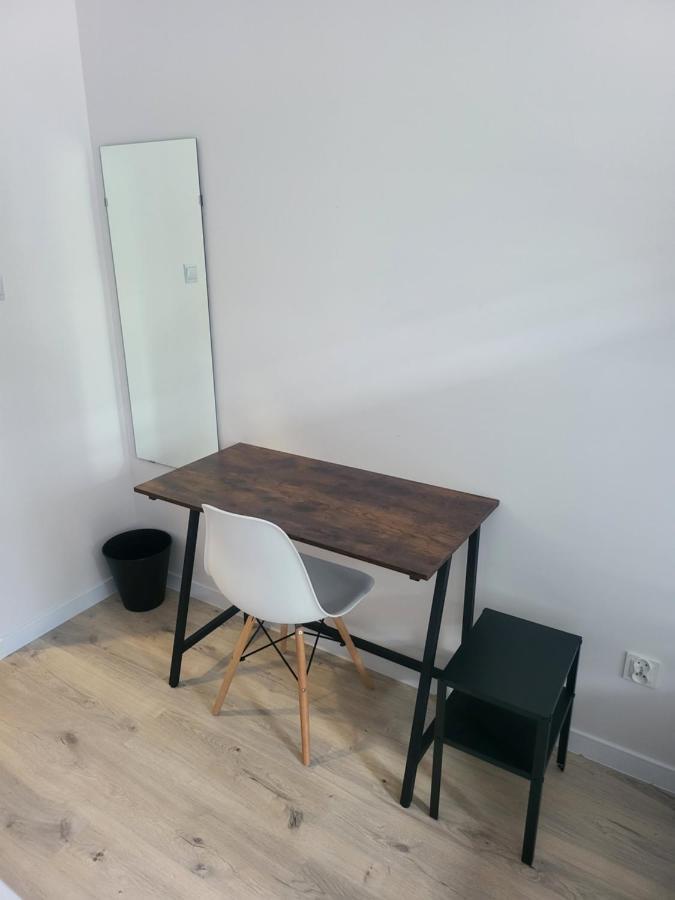 Hostal Rooms4rest Wiertnicza - Private For Tourists - Atr Consulting Sp, Z O,o,