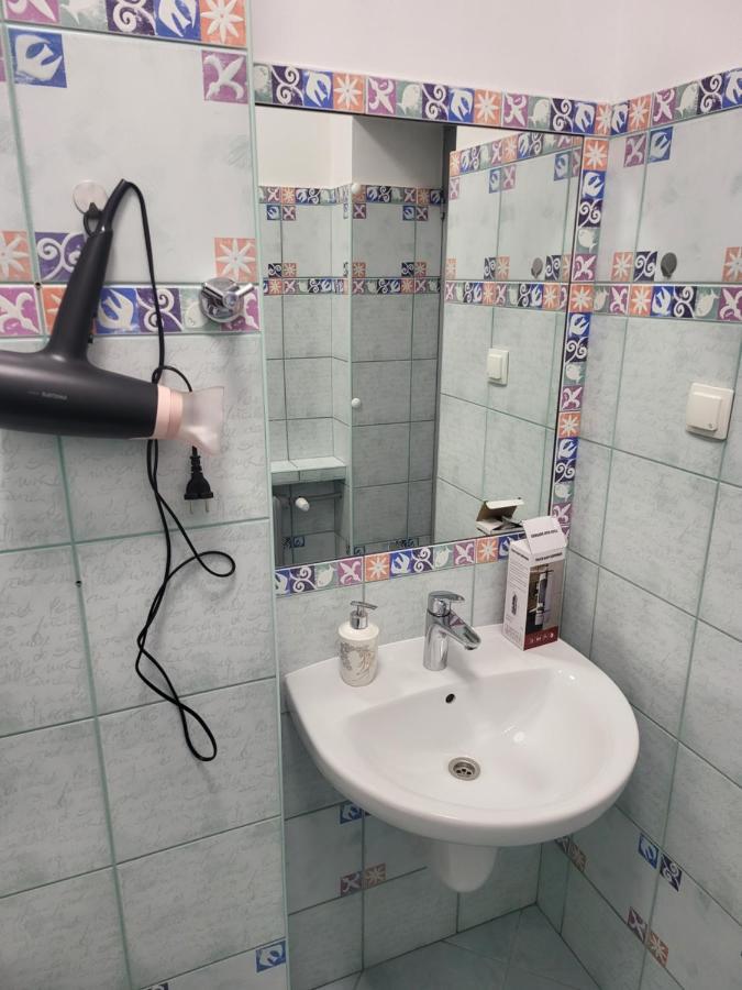 Rooms4rest Wiertnicza - Private For Tourists - Atr Consulting Sp, Z O,o, Varsavia